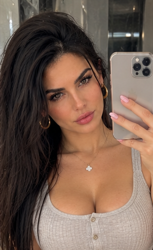 Anisa Claire